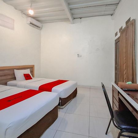 Reddoorz At Andongkoe 64 Salatiga Hotel Exterior photo